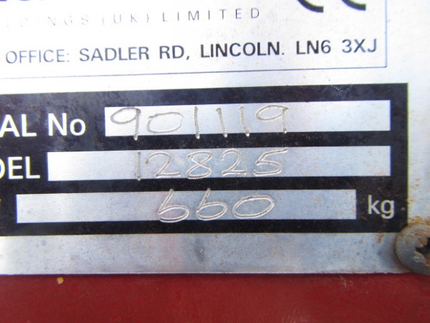 Spaldings Flat Lift, 2009, | Parris Tractors Ltd